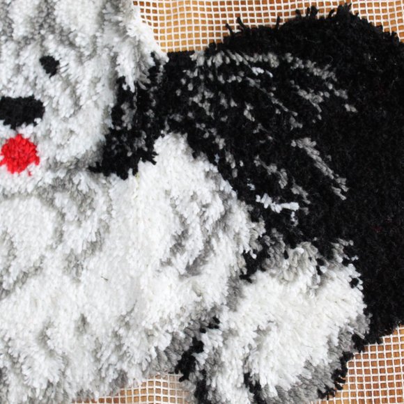 Vintage Latch Hook Rug Old English Sheep Dog R851 Special Shaped 20" x 26" - Picture 3 of 6